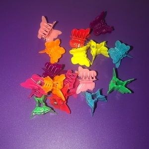 Butterfly clips (19 2 each color )